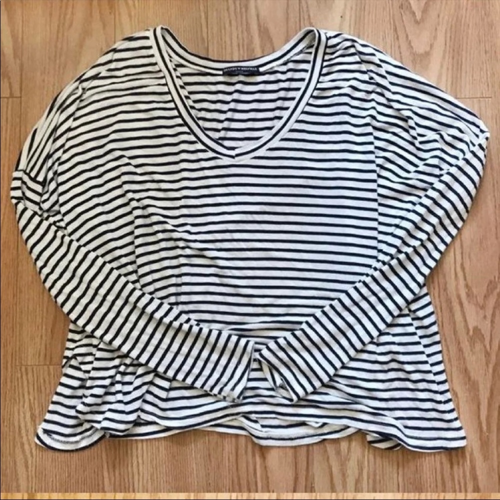 Brandy Melville Long-sleeve striped tee